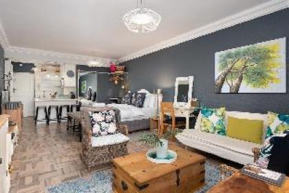 Mouille Point Studio with Breathtaking Views - image 13