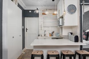 Mouille Point Studio with Breathtaking Views - image 4