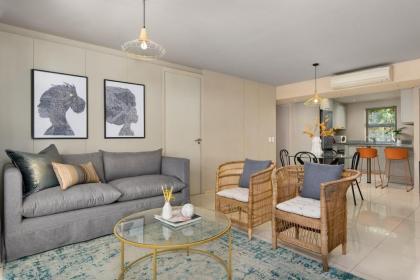 Luxe 2-Bedroom in Trendy Green Point  Pool Views - image 26