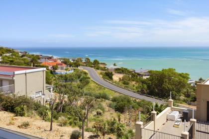 Atlantic Sky Villa - image 2