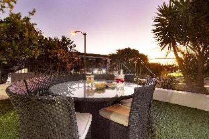 Beachside Villa - 2 minute walk to Camps Bay Beach - image 20