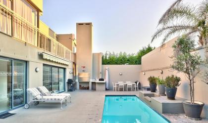 Stunning Sunset Vacation Villa - image 3