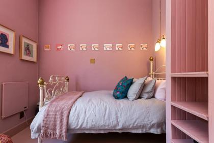Hotel Lola - image 24