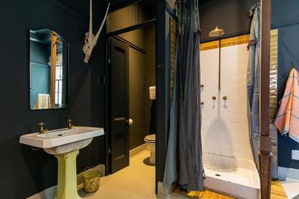 Hotel Lola - image 27