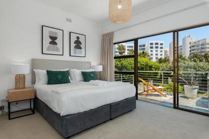 Gorgeous Bantry Bay Oasis - image 24