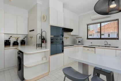 Gorgeous Bantry Bay Oasis - image 25
