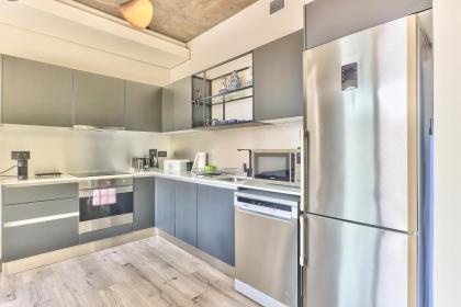 De Waterkant stylish unit no loadshedding - image 16