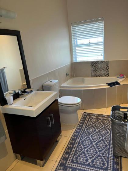 Behrs Lair Luxury Villa Simons Town - image 22