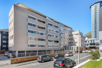 Backup Powered Luxury Central Promenade Apartment - image 25
