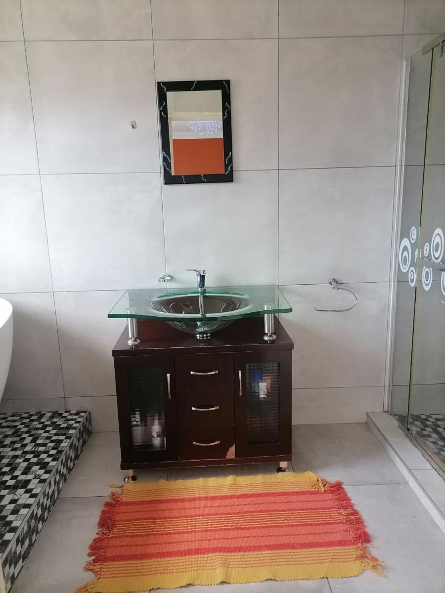 B&B KLEINBOS - image 2