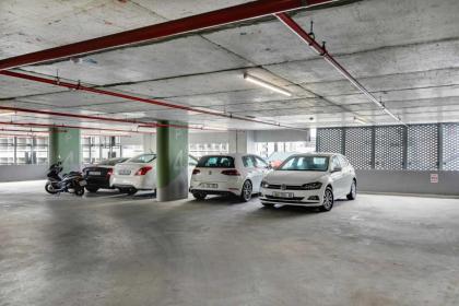 Backup-Powered Elegant Mountain View Apartment - image 26