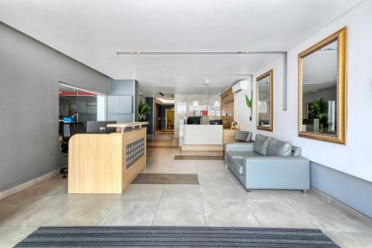Backup-Powered Elegant Mountain View Apartment - image 29