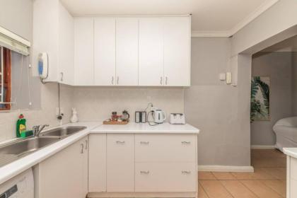 Spaciaous 2 Bedroom BoKaap Apartment - image 22