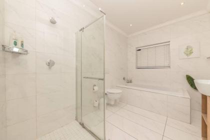 Spaciaous 2 Bedroom BoKaap Apartment - image 25