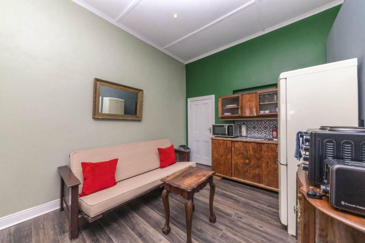 Central and Cosy 1 BD Studio Apartment in Woodstock - image 5