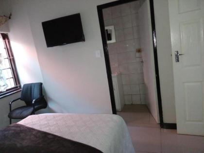 Essential Guest House Parow - image 21