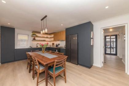 Magnificent 4 BD Home in Gardens with a Pool - image 23