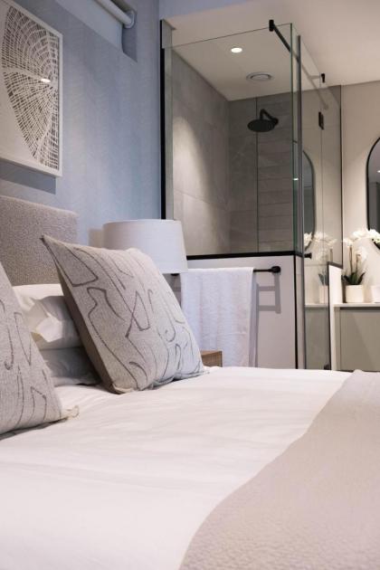 The Marlo Luxury Suites by Totalstay - image 25