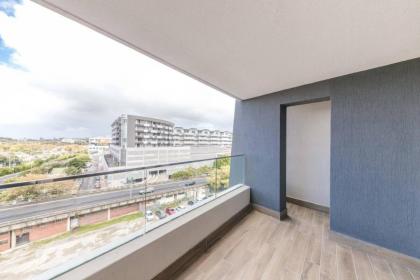 Colourful and Cosy Studio Apartment in Newlands - image 25