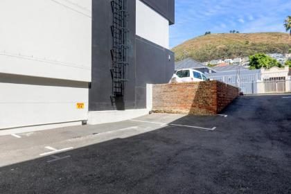 Backup-Powered Elegant Promenade Retreat - image 25