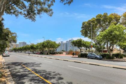 Backup-Powered Elegant Promenade Retreat - image 30