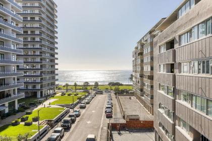 Backup-Power Trendy 2 Bed Balcony Apartment - image 22
