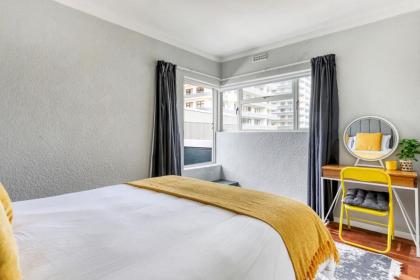 Backup-Power Trendy 2 Bed Balcony Apartment - image 29