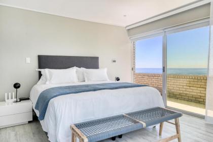 Callisto Camps Bay - Villa with Pool & Ocean Views - image 23