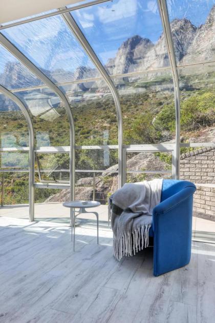 Callisto Camps Bay - Villa with Pool & Ocean Views - image 25