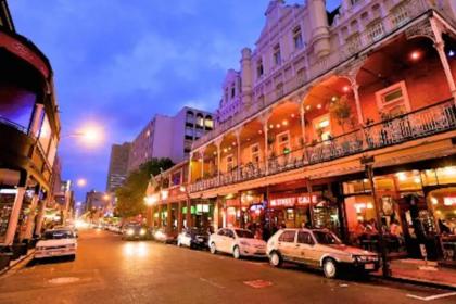2 BD Penthouse in the heart of the Mother City - image 24