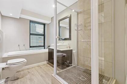 2 BD Penthouse in the heart of the Mother City - image 25