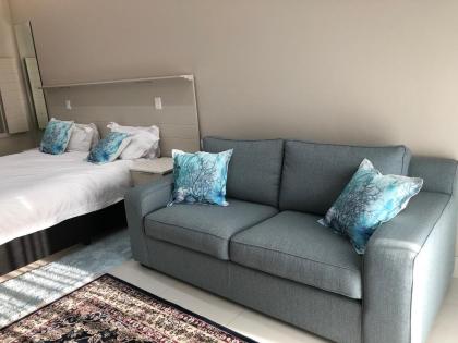 Camps Bay Blue Self-Catering Studios - image 21