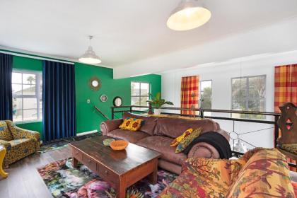 Sunset Yellow Cottage - image 21