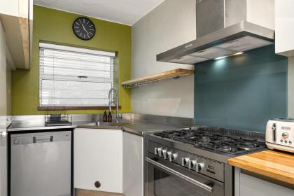 Shaftesbury Luxury Apartments - image 23