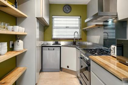 Shaftesbury Luxury Apartments - image 25