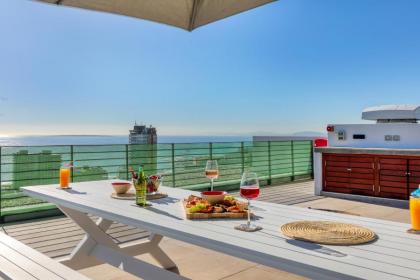 Alpha One Penthouse - Sea Point penthouse with rooftop pool and views - image 26