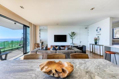 Alpha One Penthouse - Sea Point penthouse with rooftop pool and views - image 30