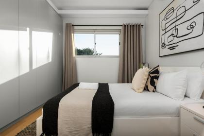 Elegant Contemporary Apartment Central Balcony Seven on T - image 10