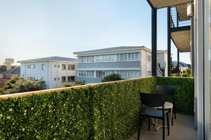 Elegant Contemporary Apartment Central Balcony Seven on T - image 3