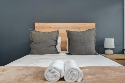 La Fayette Top Floor Apartment - image 22
