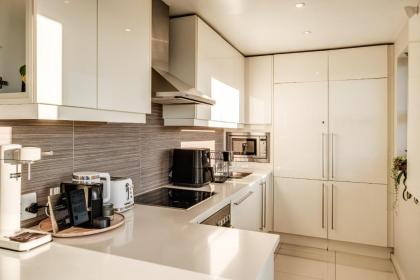 The Apartment in Mouille Point - image 10