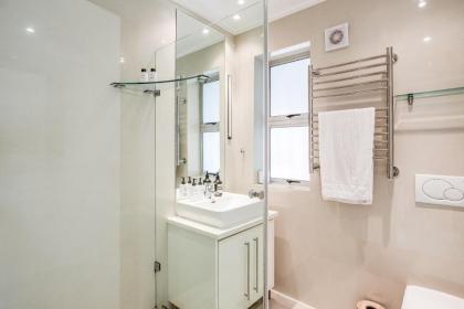 The Apartment in Mouille Point - image 14