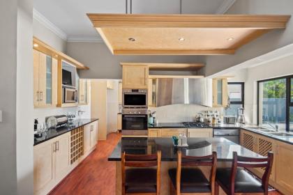 Villa on the Ocean - image 13
