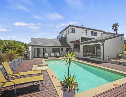 Villa on the Ocean - image 2