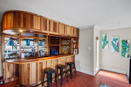 Villa on the Ocean - image 21