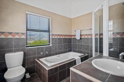 Villa on the Ocean - image 26