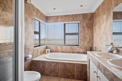 Villa on the Ocean - image 27