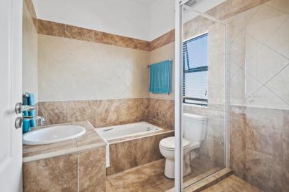 Villa on the Ocean - image 28