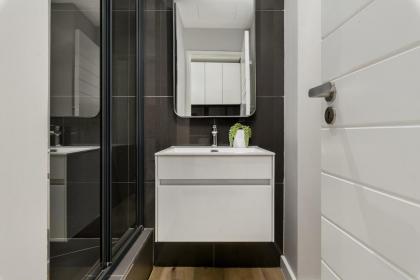 220 On Loop Luxury Apartments - image 30