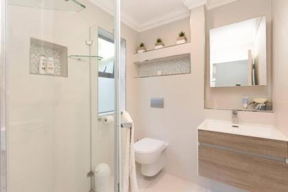 Sunset Spring Villa - image 21